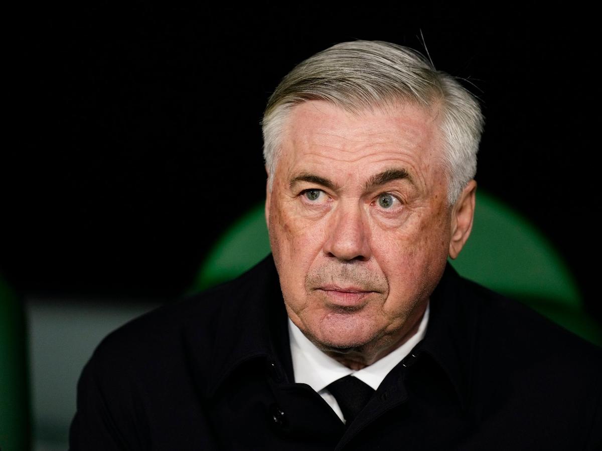 Ku HLV Real Ancelotti chế nhạo Barca