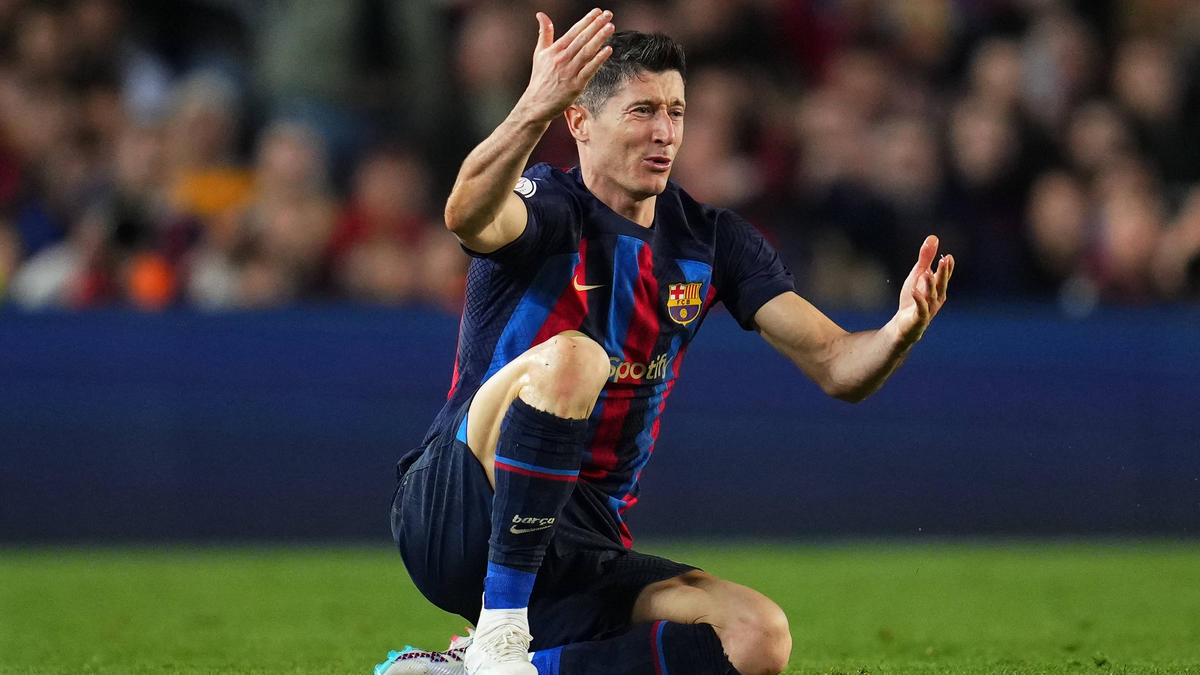 Ku Cựu ngôi sao FCB trên bờ vực giải nghệ? HLV Barca nghi ngờ Lewandowski