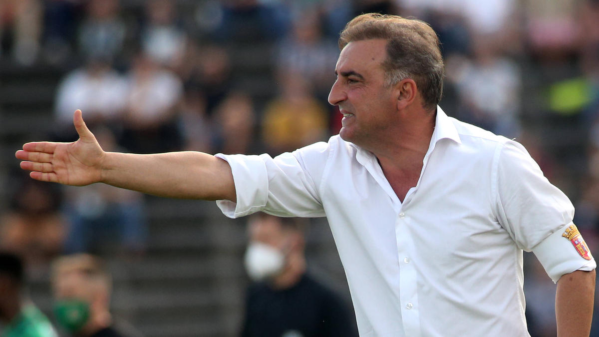 Ku Celta Vigo chia tay HLV Carvalhal